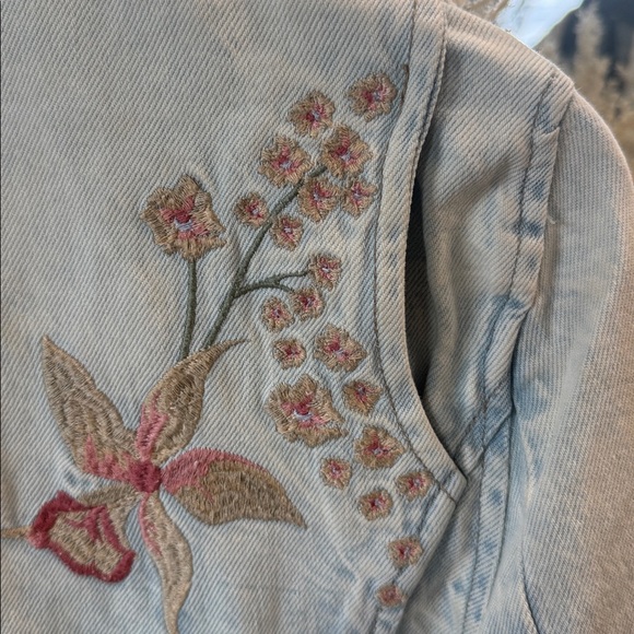 Blank NYC Light Blue Floral Embroidered Studded Jean Jacket. - Picture 7 of 9